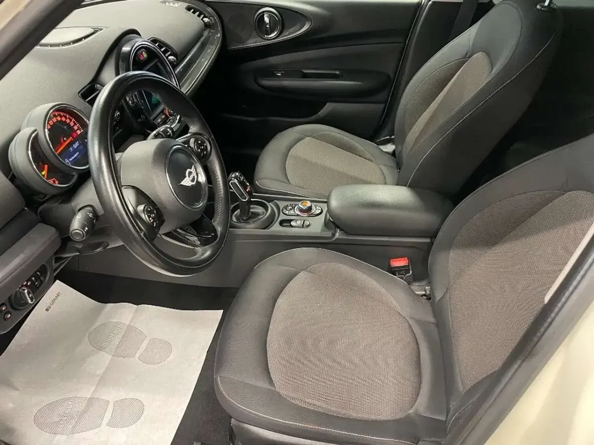 Usata Mini One D Clubman Business 116 CV (85 kW) 2019 Beige / nero Station wagon