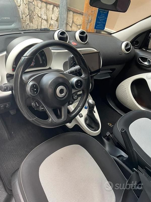 Usata Smart ForFour 2016 Grigio Utilitaria
