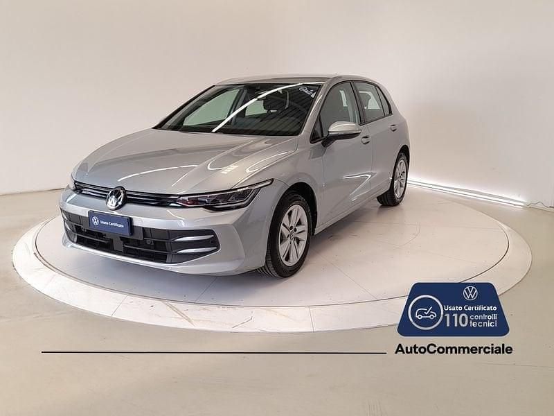 Usata VW Golf VIII Life 116 CV (85 kW) 2025 Argento Utilitaria