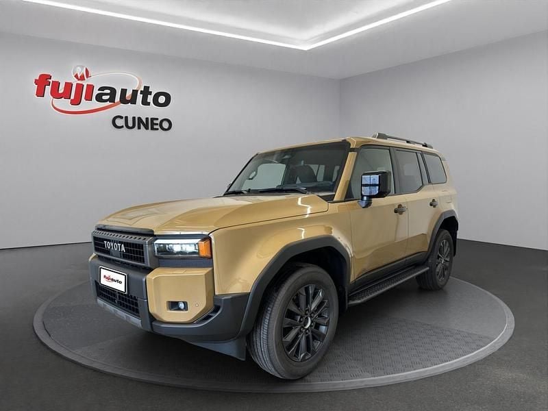 Beige Nuova 2025 Toyota Land Cruiser Lounge SUV | 91.700 € (Ottimo prezzo) - Immagine 1/4