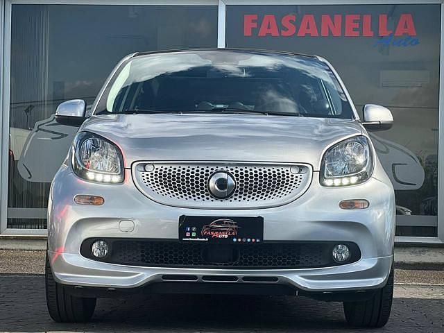 Usata Smart ForFour Superpassion 71 CV (52 kW) 2019 Argento Utilitaria