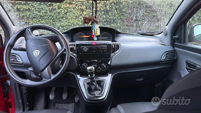Usata Lancia Ypsilon 2017 Rosso Utilitaria