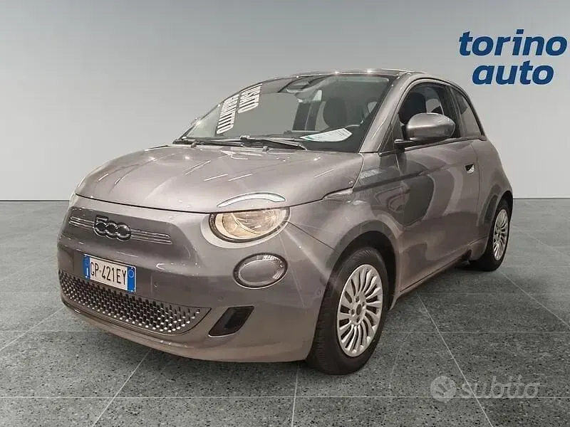 Usata Fiat 500e La Prima 69 kW (95 CV) 2023 Grigio Berlina