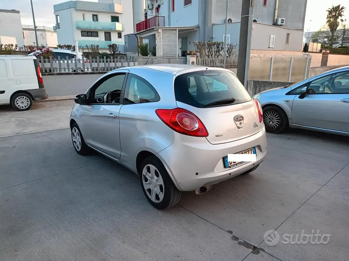 Usata Ford Ka 75 CV (55 kW) 2010 Grigio Utilitaria