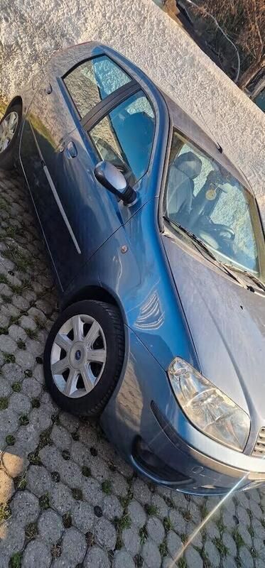 Usata Fiat Punto Emotion 80 CV (58 kW) 2004 Blu Utilitaria