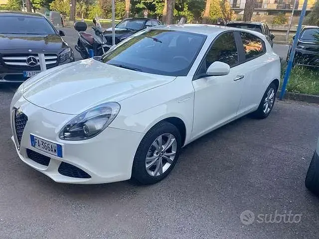 Usata Alfa Romeo Giulietta Progression 105 CV (77 kW) 2015 Bianco Utilitaria
