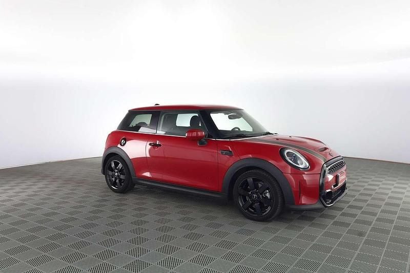 Usata Mini Cooper S Resolute Edition 178 CV (130 kW) 2023 Chili red Utilitaria