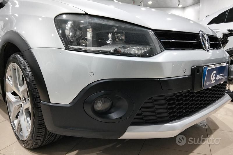 Usata VW Polo Cross 90 CV (66 kW) 2016 Grigio Utilitaria