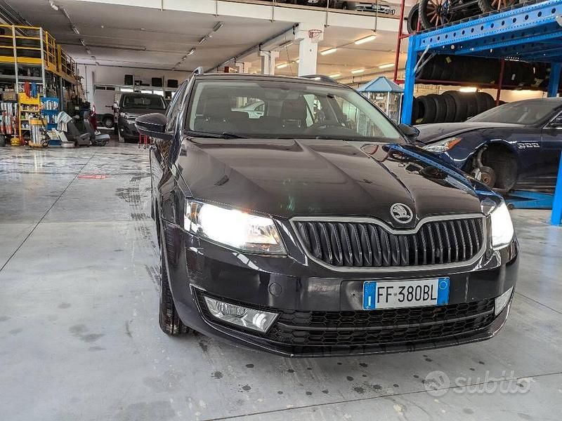 Nessuno(met.) Usata 2016 Skoda Octavia Ambition Station wagon | 11.000 € (Buon prezzo) - Immagine 1/4