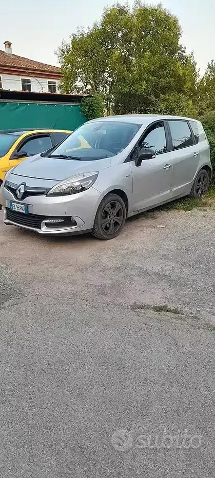 Usata Renault Scénic 110 CV (80 kW) 2015 Grigio Monovolume
