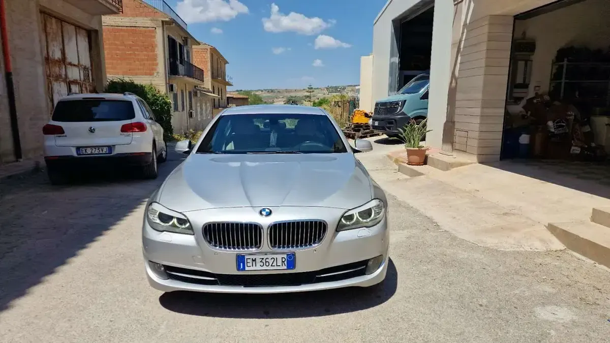 Usata BMW 525 Comfort Edition 218 CV (160 kW) 2012 Grigio Berlina