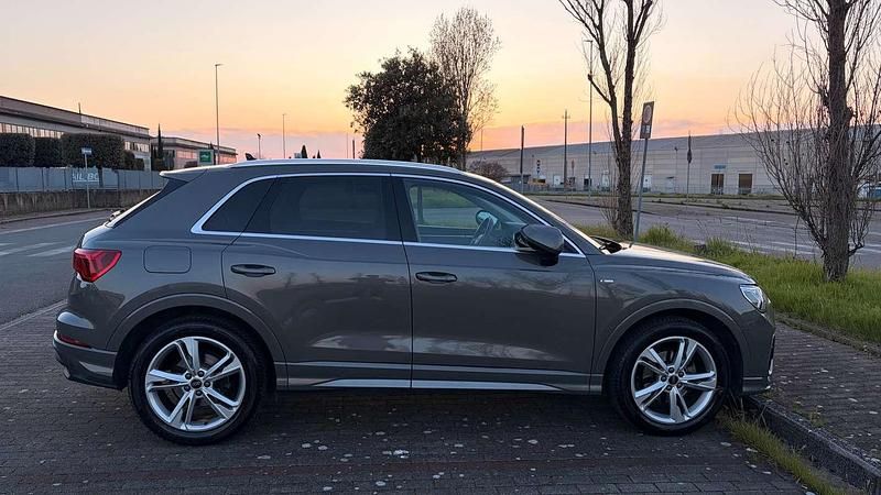 Usata Audi Q3 S-Line 150 CV (110 kW) 2023 Grigio SUV
