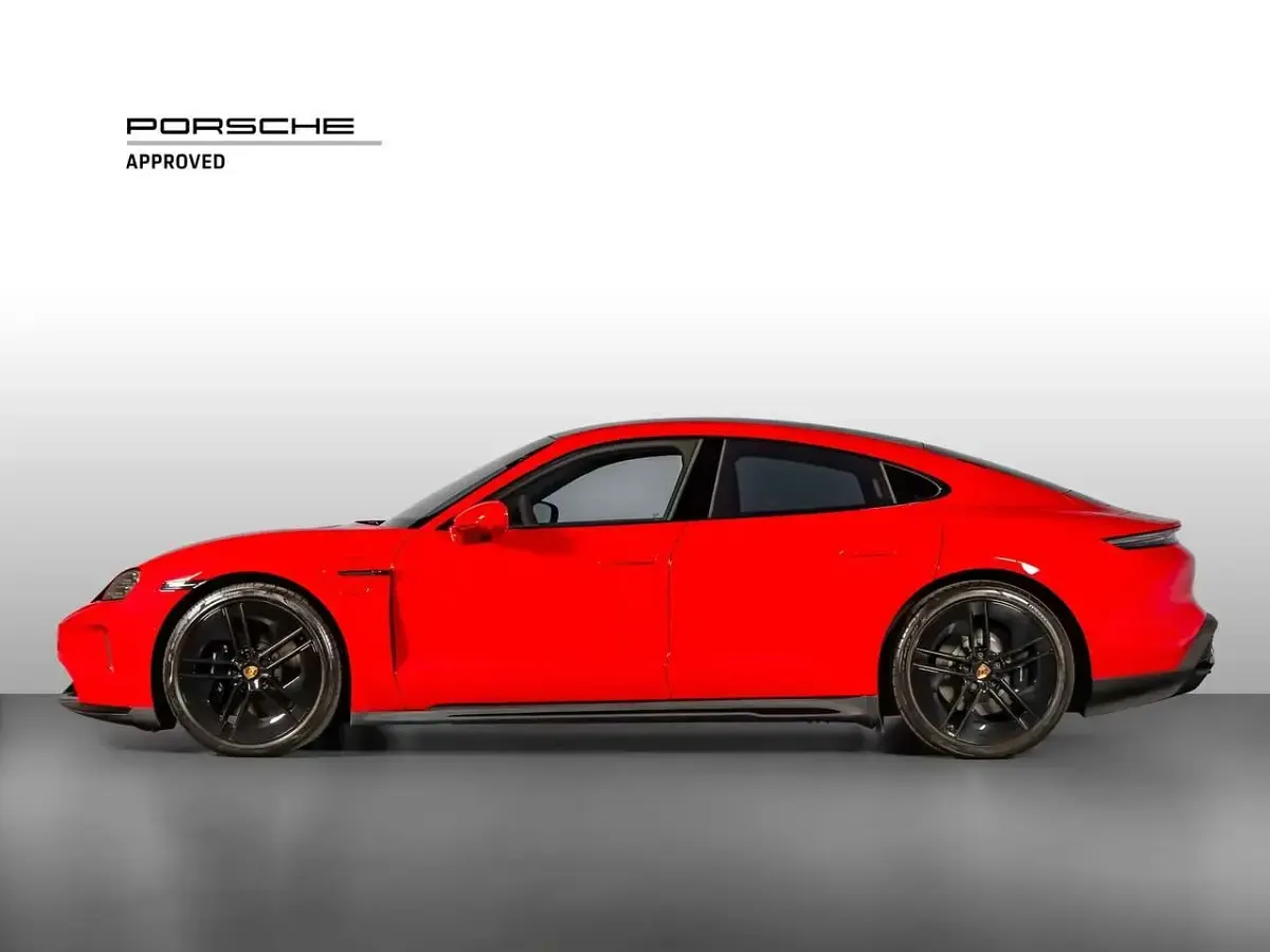 Usata Porsche Taycan GTS 161 kW (220 CV) 2025 Rosso carminio Berlina