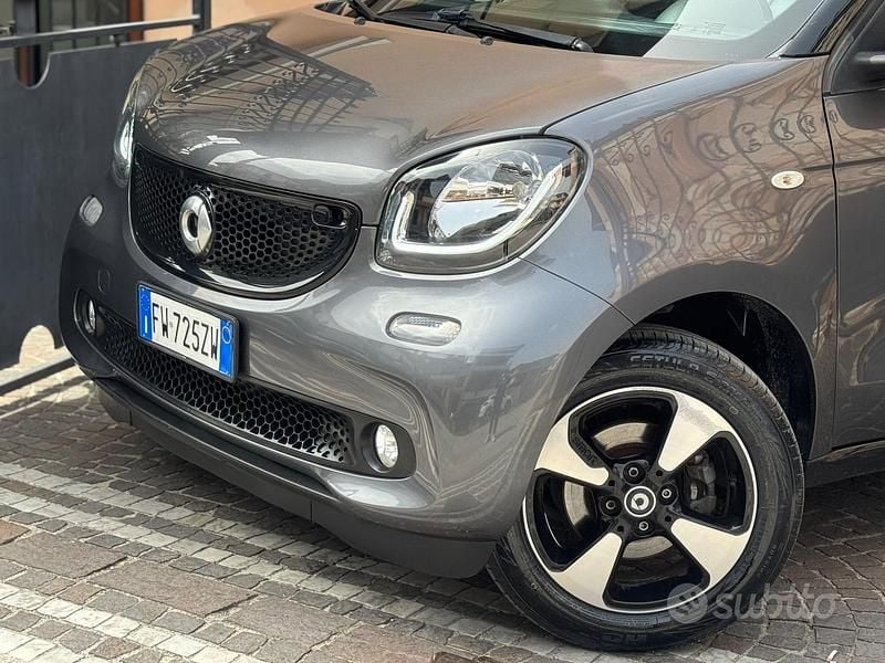 Usata Smart ForFour Prime 71 CV (52 kW) 2019 Grigio Utilitaria