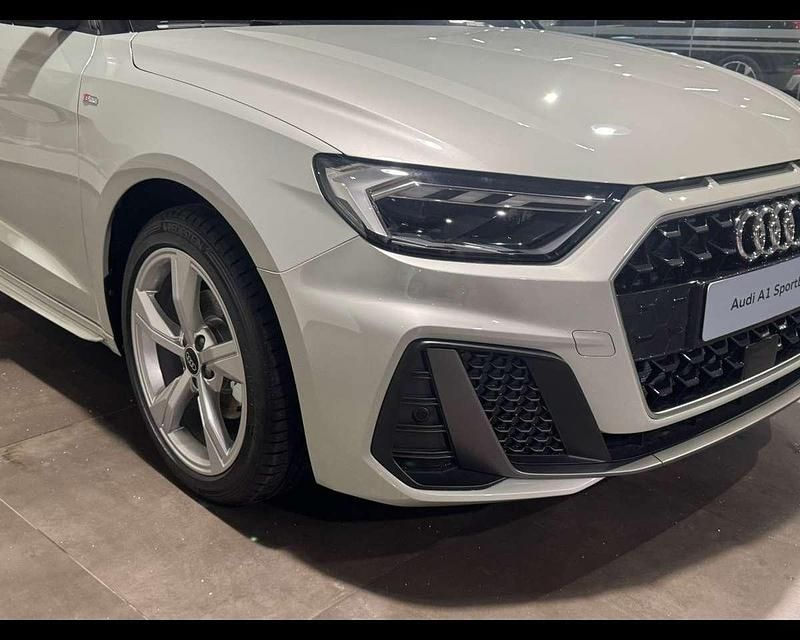 Nuova Audi A1 S-Line 116 CV (85 kW) 2026 Argento SUV