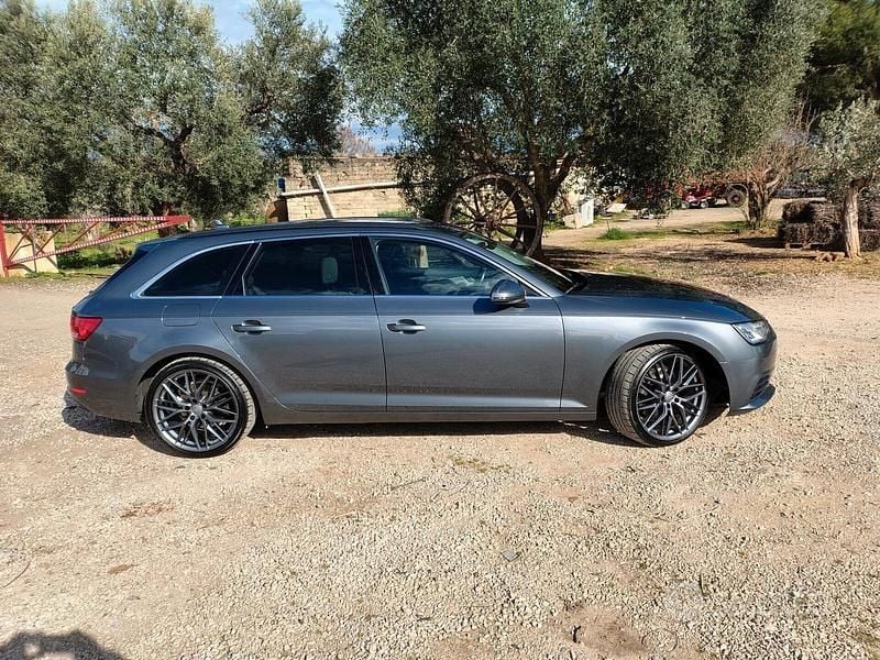 Usata Audi A4 Business 150 CV (110 kW) 2018 Grigio Station wagon
