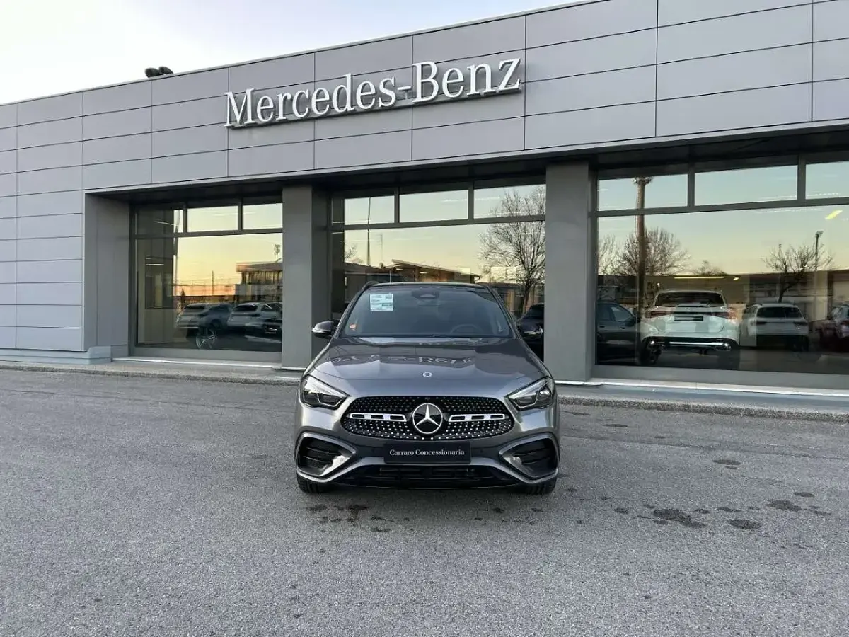 Nuova Mercedes GLA250 163 CV (119 kW) 2026 Grigio montagna SUV