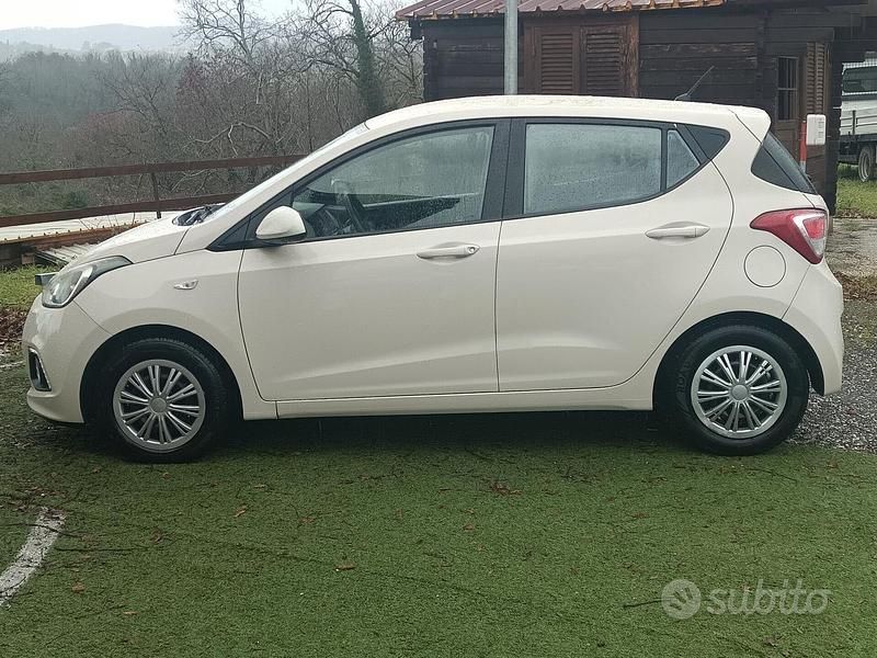Usata Hyundai i10 Classic 66 CV (48 kW) 2014 Beige Utilitaria