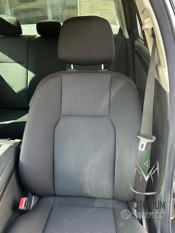 Usata Mercedes C220 Executive 136 CV (100 kW) 2012 Blu Berlina