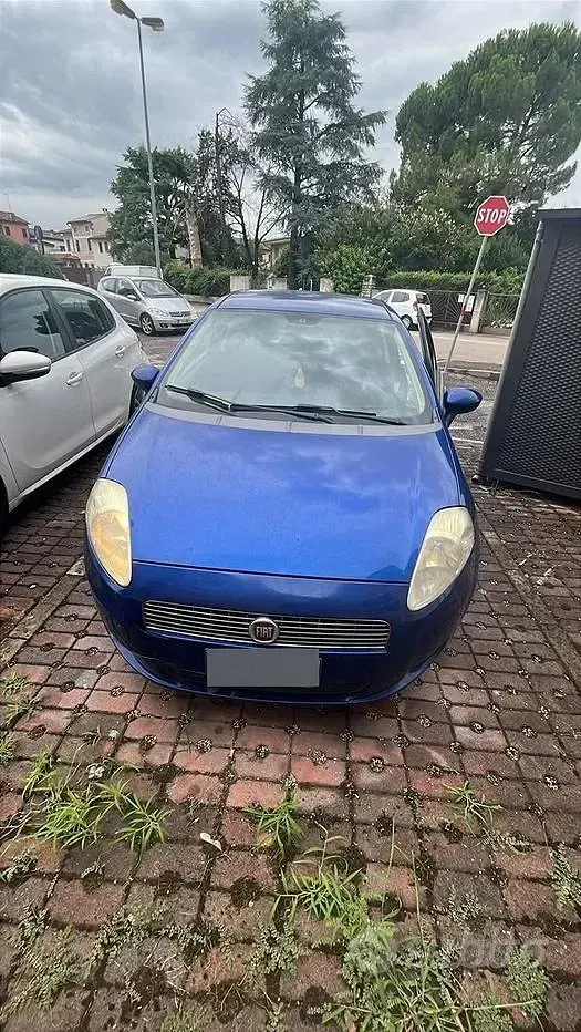 Usata Fiat Grande Punto 65 CV (47 kW) 2007 Bluazzurro Utilitaria
