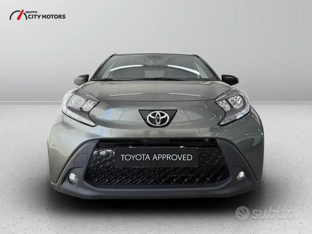 Usata Toyota Aygo X Trend 72 CV (52 kW) 2022 Nero SUV