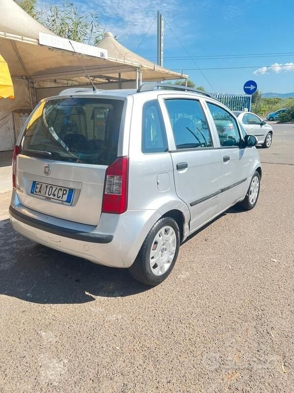Usata Fiat Idea 70 CV (51 kW) 2009 Grigio Monovolume