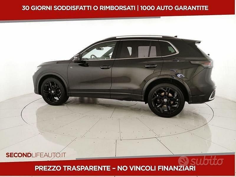 Usata VW Tiguan R-line 150 CV (110 kW) 2024 Nero SUV