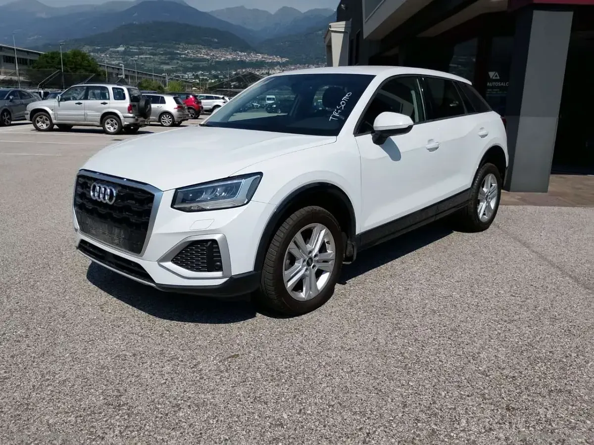 Usata Audi Q2 Advanced 150 CV (110 kW) 2023 Bianco SUV