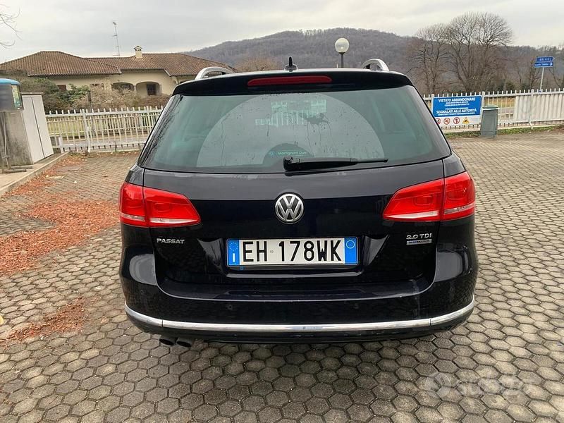 Usata VW Passat Highline 140 CV (102 kW) 2011 Nero Station wagon