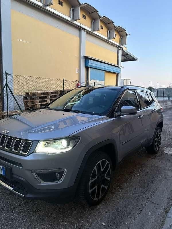Usata Jeep Compass Limited 170 CV (125 kW) 2017 Grigio SUV