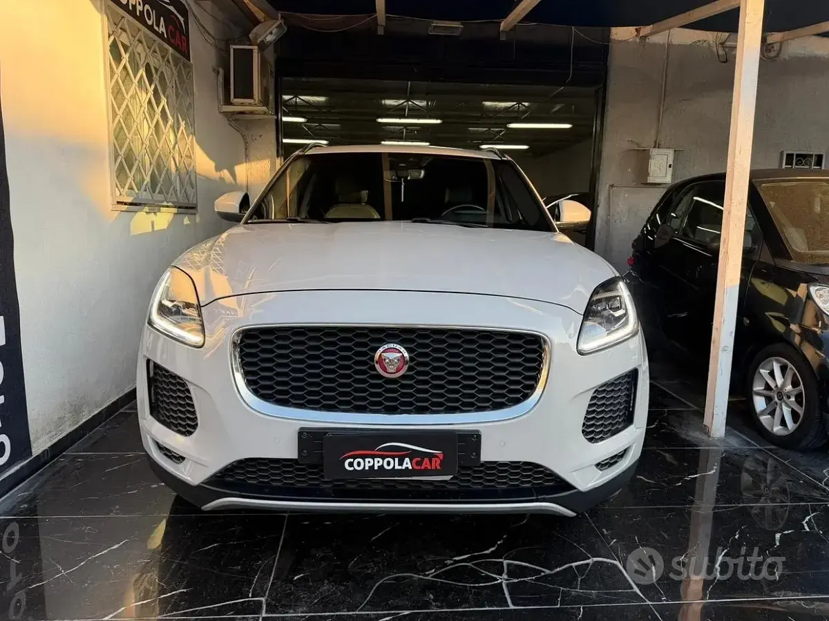 Usata Jaguar E-Pace R-Dynamic 150 CV (110 kW) 2018 Bianco SUV