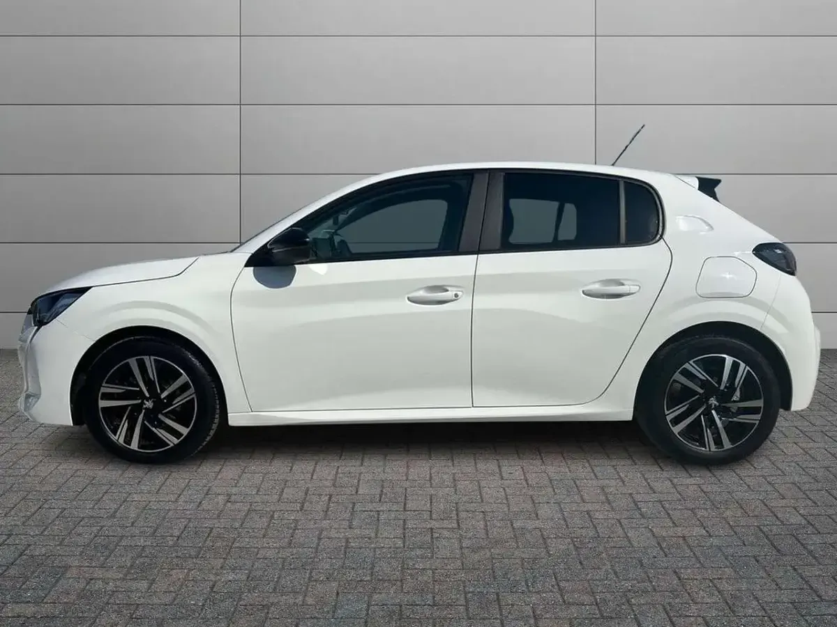 Usata Peugeot 208 Active 75 CV (55 kW) 2023 Bianco Utilitaria