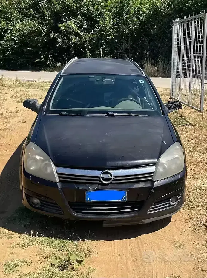Usata Opel Astra 80 CV (58 kW) 2004 Nero Station wagon