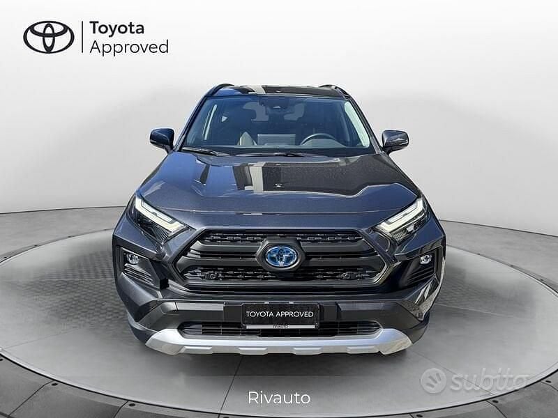 Usata Toyota RAV4 Hybrid 222 CV (163 kW) 2023 Grigio scuro SUV