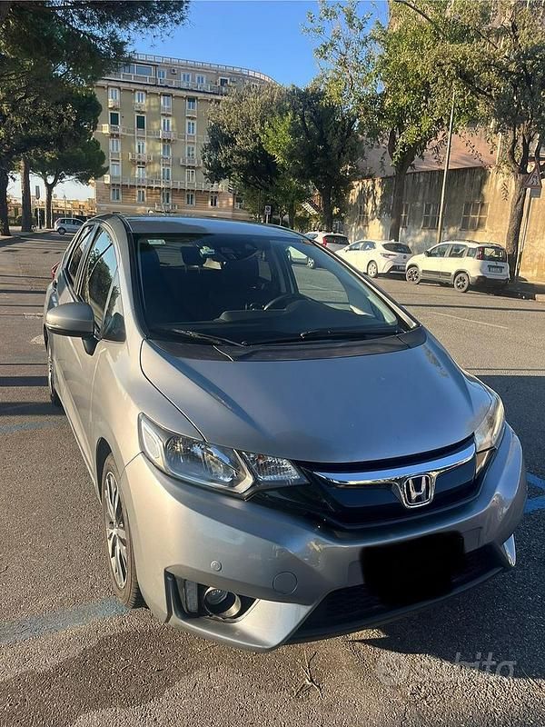 Usata Honda Jazz Elegance 102 CV (75 kW) 2016 Grigio Utilitaria