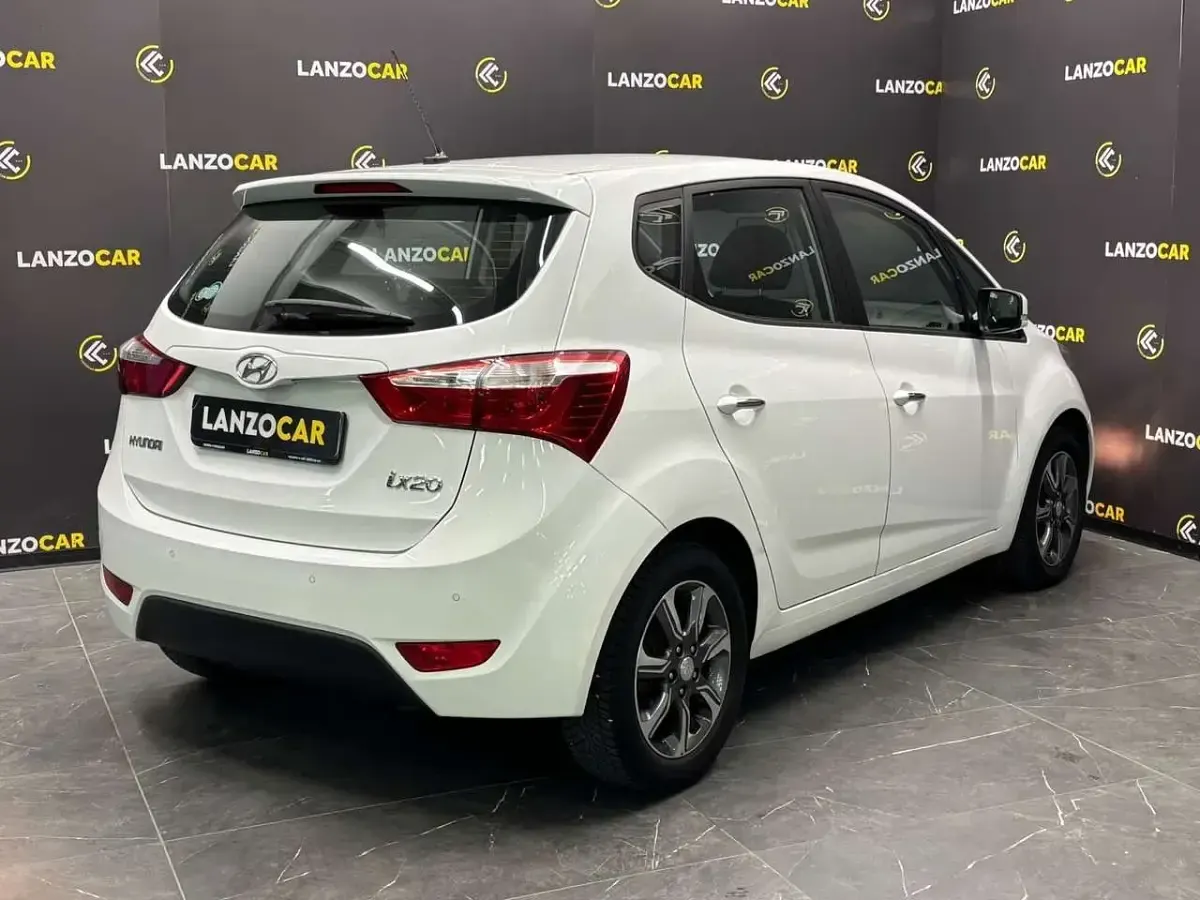 Usata Hyundai ix20 Xpossible 124 CV (91 kW) 2017 Bianco Utilitaria