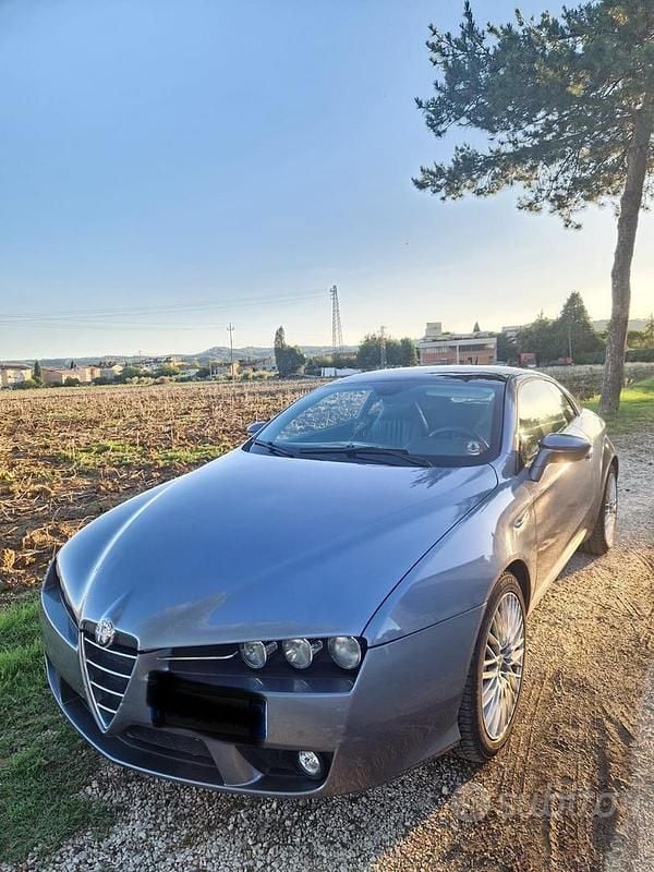 Grigio Usata 2007 Alfa Romeo Brera Coupé | 4500 € (Super prezzo) - Immagine 1/4