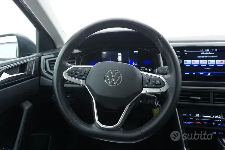 Usata VW Polo Life 95 CV (69 kW) 2022 Grigio Utilitaria