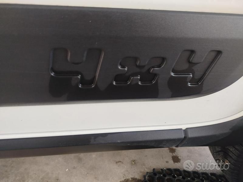 Usata Fiat Panda 4x4 S 85 CV (62 kW) 2019 Bianco Utilitaria