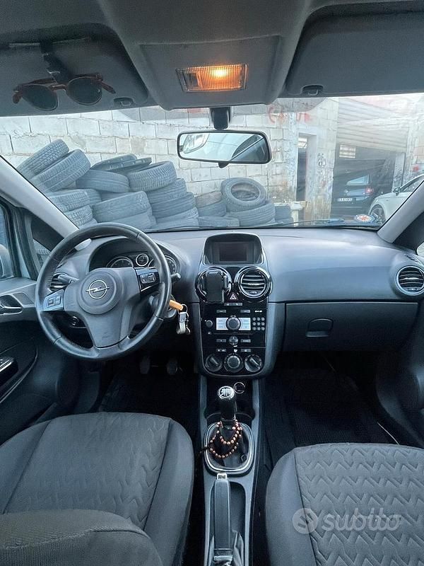 Usata Opel Corsa 75 CV (55 kW) 2013 Grigio Utilitaria