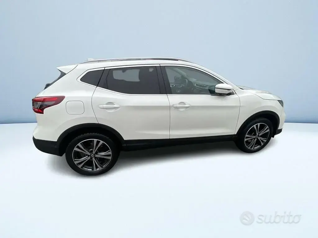 Usata Nissan Qashqai Tekna 110 CV (80 kW) 2018 Bianco metallizzato SUV