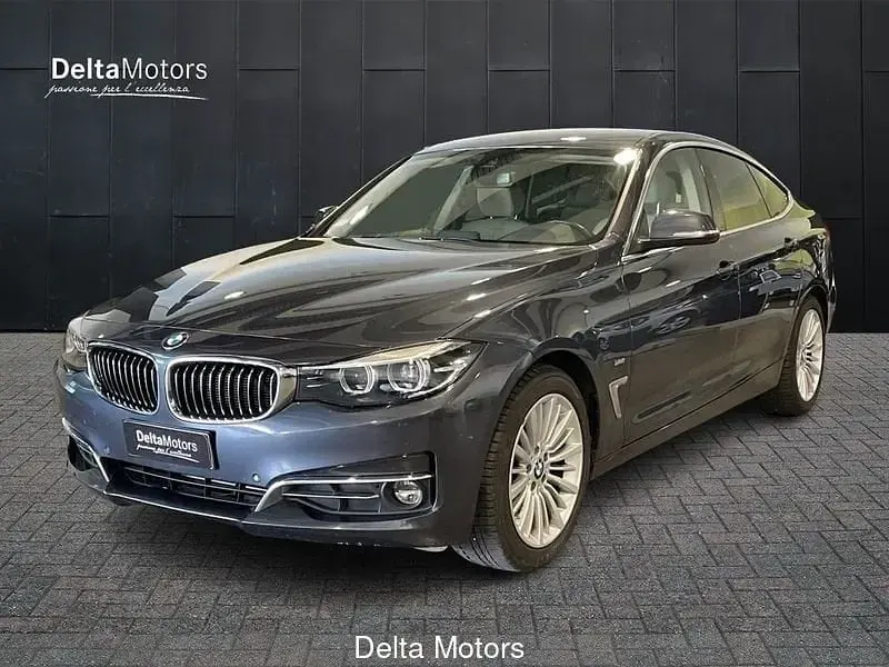 Usata BMW 318 Luxury Line 150 CV (110 kW) 2017 Utilitaria