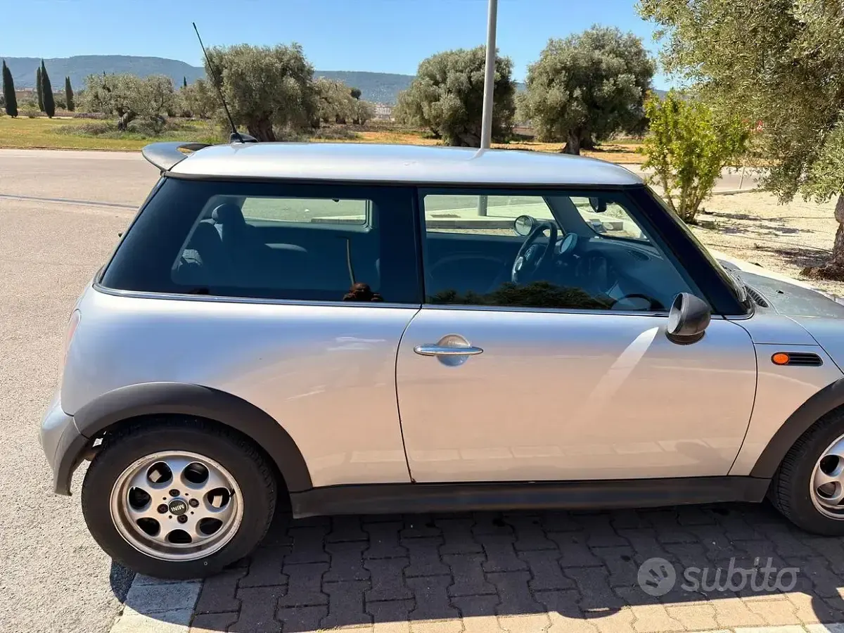 Usata Mini Cooper 88 CV (64 kW) 2005 Grigio Utilitaria