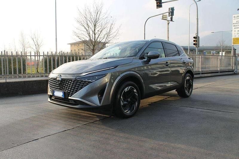 Usata Nissan Qashqai N-Connecta 140 CV (102 kW) 2025 Dark metal grey metallizzato SUV