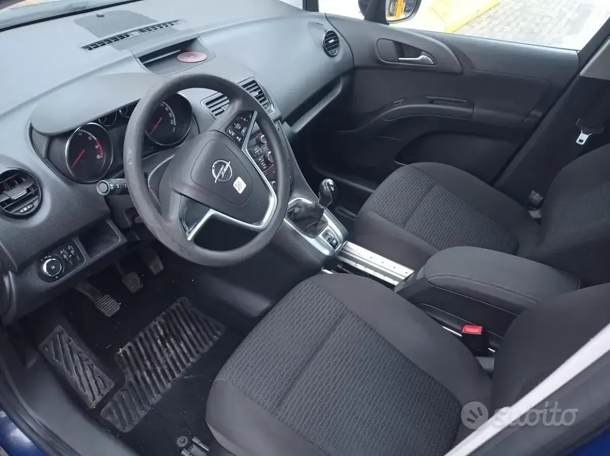 Usata Opel Meriva 101 CV (74 kW) 2016 Bluazzurro Monovolume