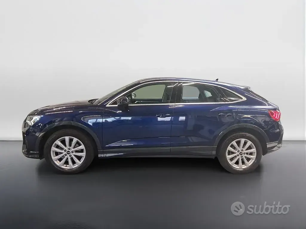 Usata Audi Q3 Sportback Business Plus 150 CV (110 kW) 2021 Bleu SUV