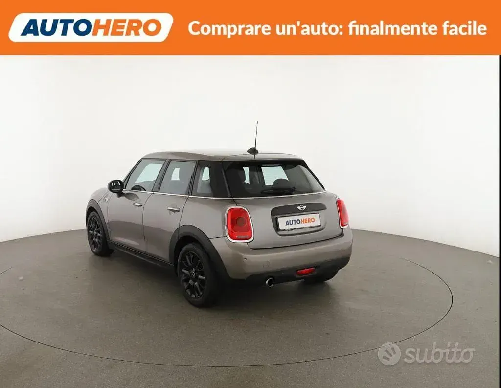 Usata Mini ONE 75 CV (55 kW) 2016 Grigio Utilitaria