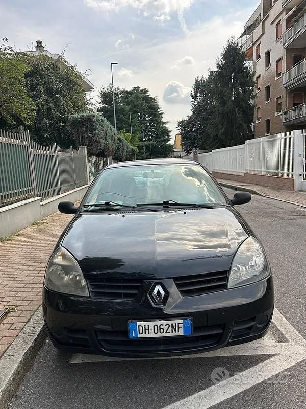 Usata Renault Clio II 75 CV (55 kW) 2007 Nero Utilitaria