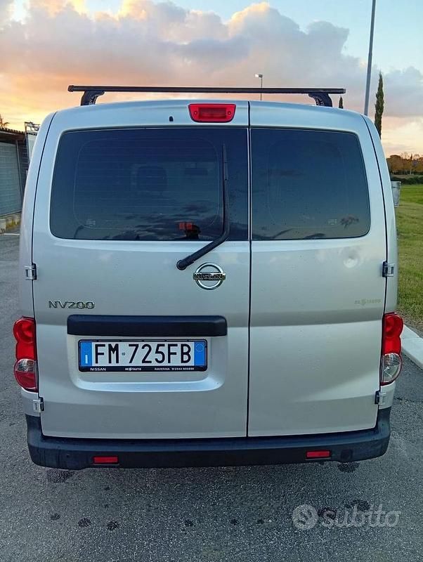 Usata Nissan NV200 90 CV (66 kW) 2018 Argento Monovolume