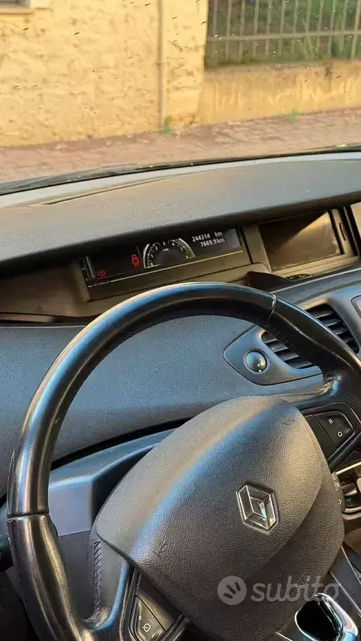 Usata Renault Scénic 110 CV (80 kW) 2015 Nero Monovolume